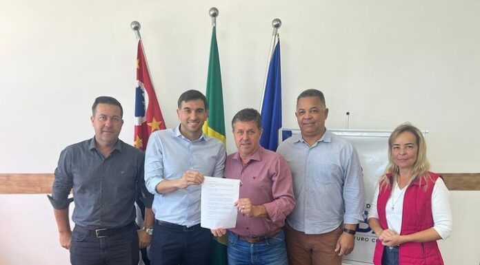 Reunião entre Prefeito Thomás e representantes da Frente Parlamentarde Defesa dos Direitos da Pessoa com Deficiência e outras Doenças Raras