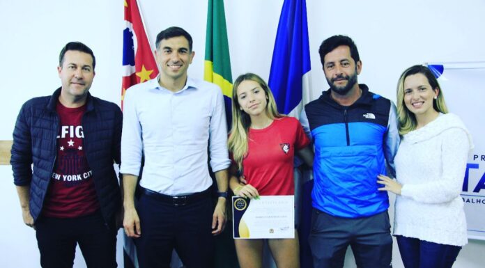 Vereador e Prefeito congratulam a atleta Maria Clara Pavan por convocação da Seleção Paulista de Beach Tennis