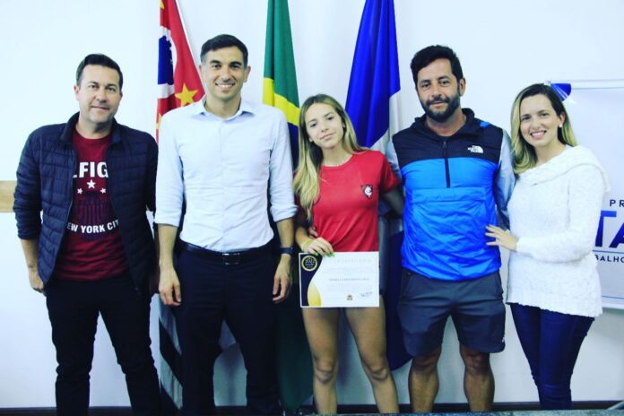 Vereador e Prefeito congratulam a atleta Maria Clara Pavan por convocação da Seleção Paulista de Beach Tennis