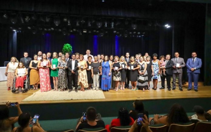 Entrega da Medalha Mérito Educacional “Professora Mari Soares” acontece em Itatiba